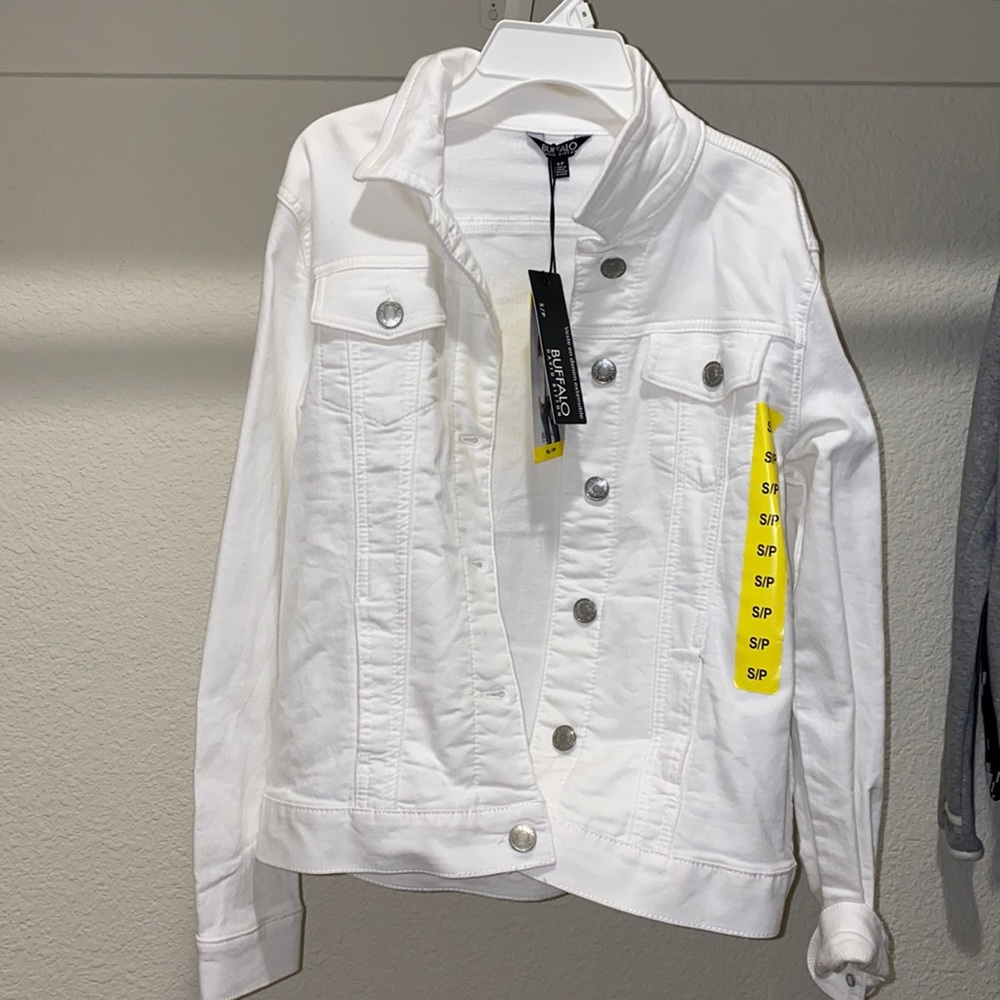 White jean jacket ⚪️🤍